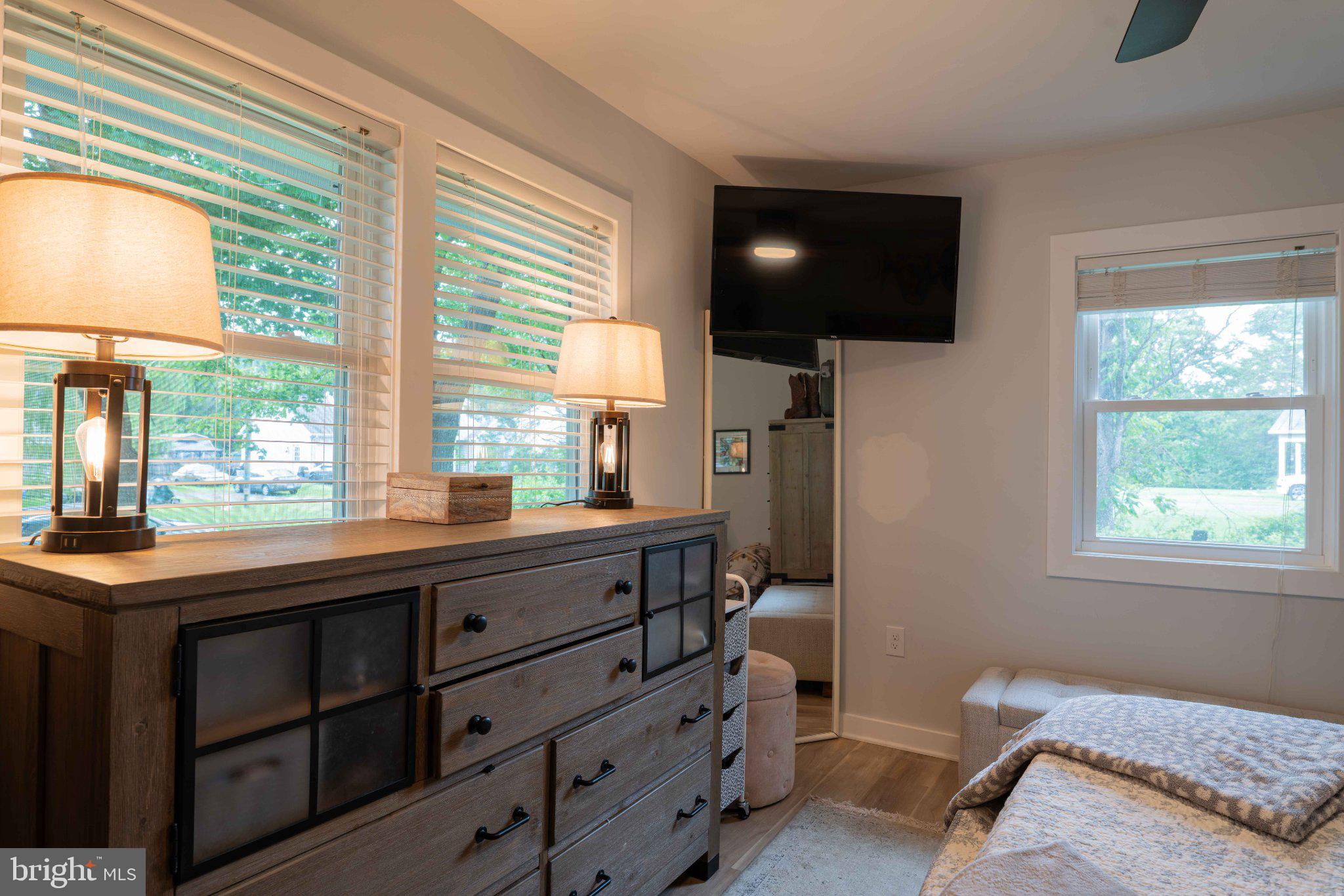 301 North Duey Road Remington, VA 22734 - Photo 15 of 36 Cozy retreat with natural light.