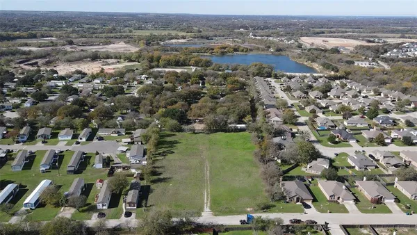 a view of a yard