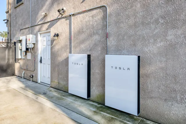 $1,350,000 | 5733 West Babcock Avenue, Visalia, CA 93291