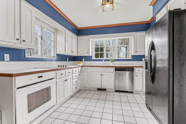 $349,900 | 8599 East N Avenue, Kalamazoo, MI 49048