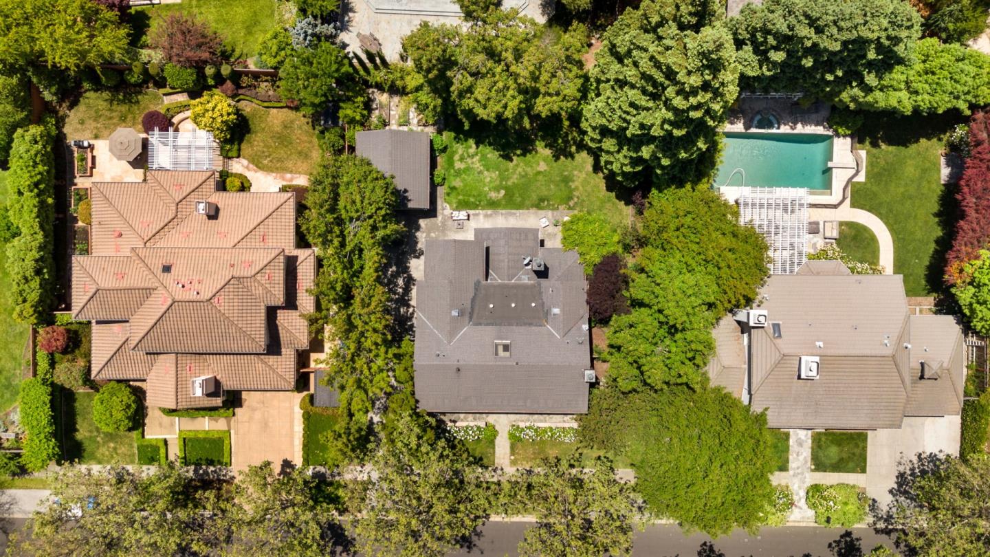 120 Gloria Circle Menlo Park, CA 94025 - Photo 67 of 83 an aerial view of a house with a yard and garden