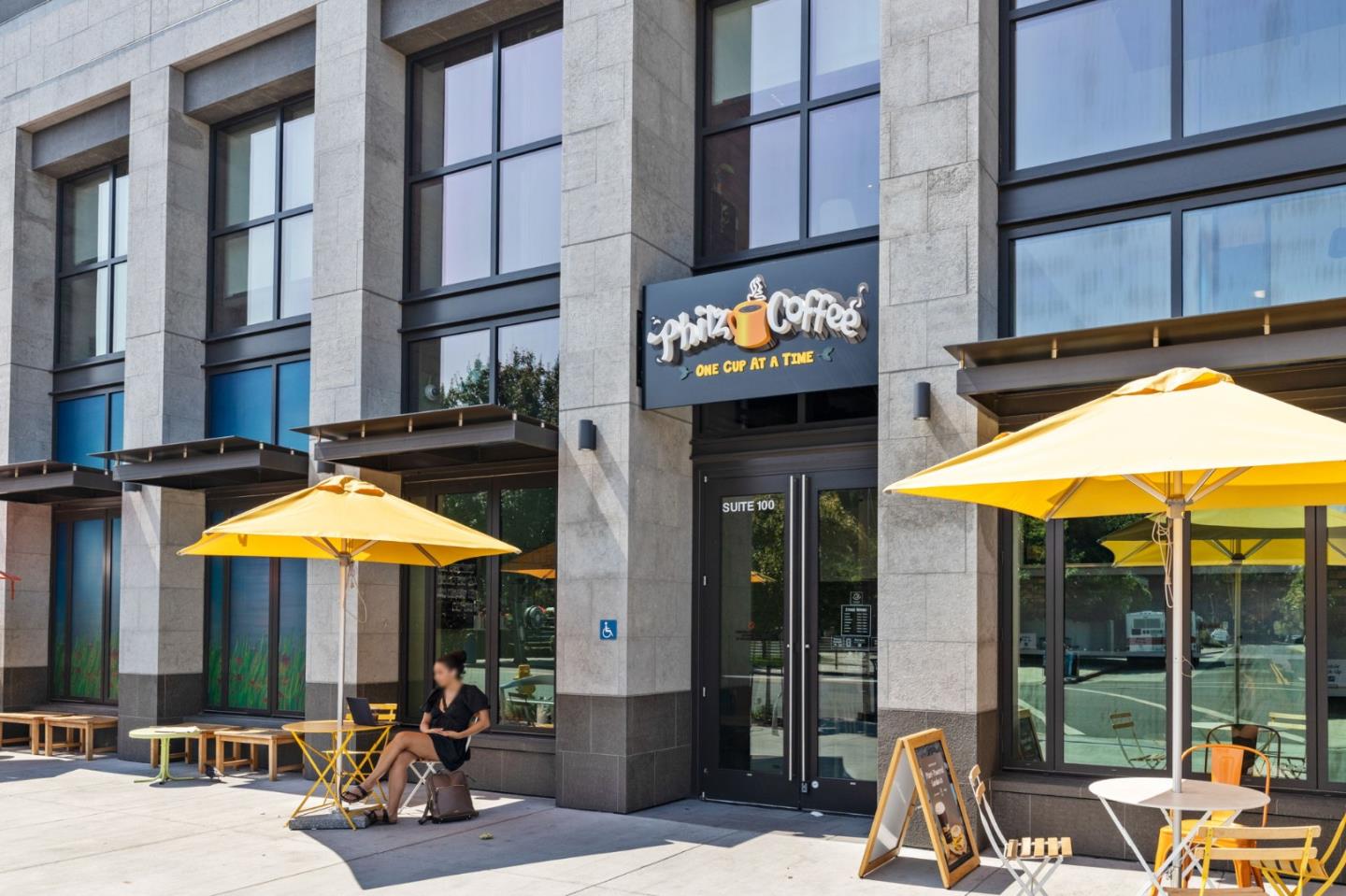 120 Gloria Circle Menlo Park, CA 94025 - Photo 72 of 83 a view of a building with sitting area