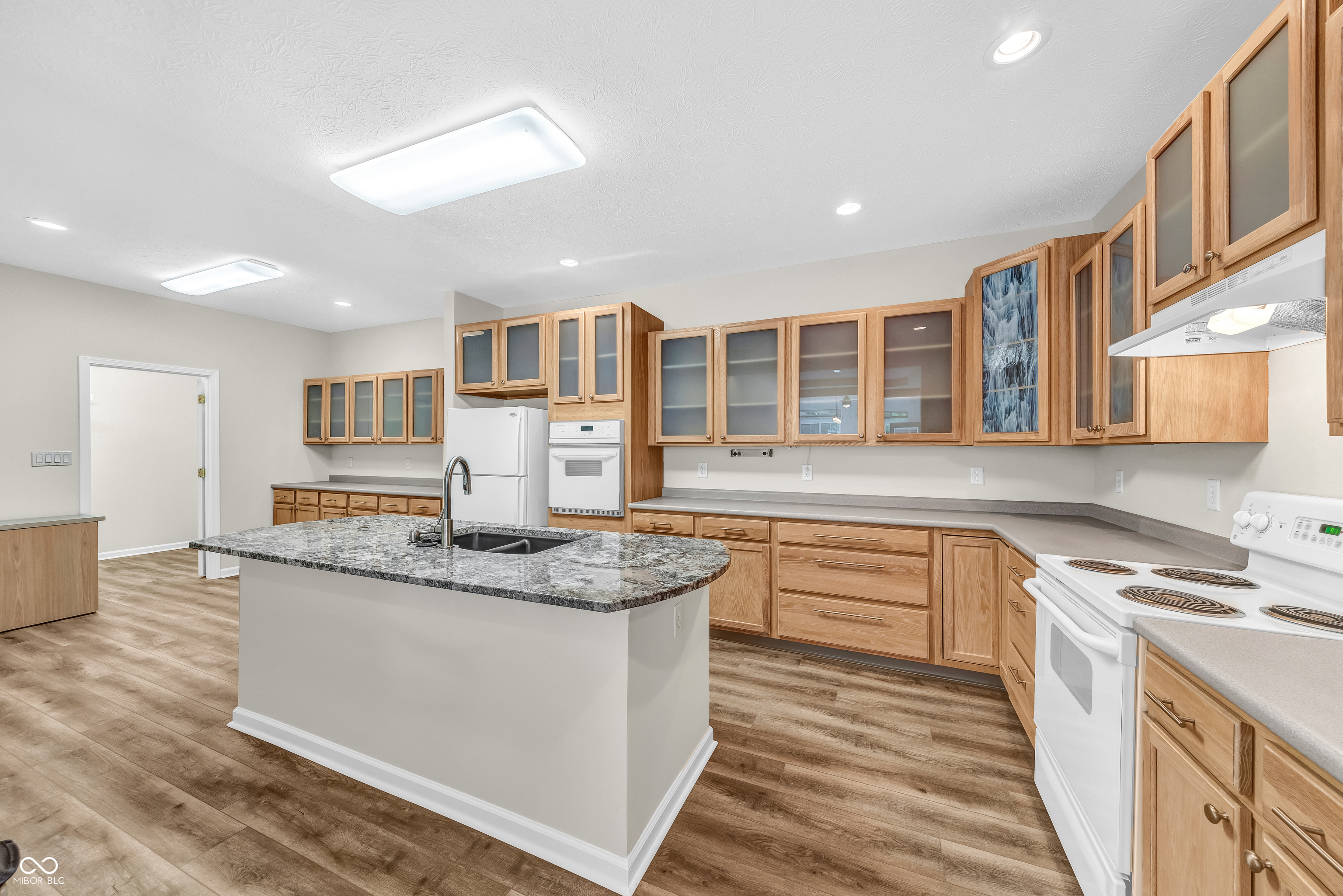 6605 Avila Way Fishers, IN 46038 - Photo 7 of 15