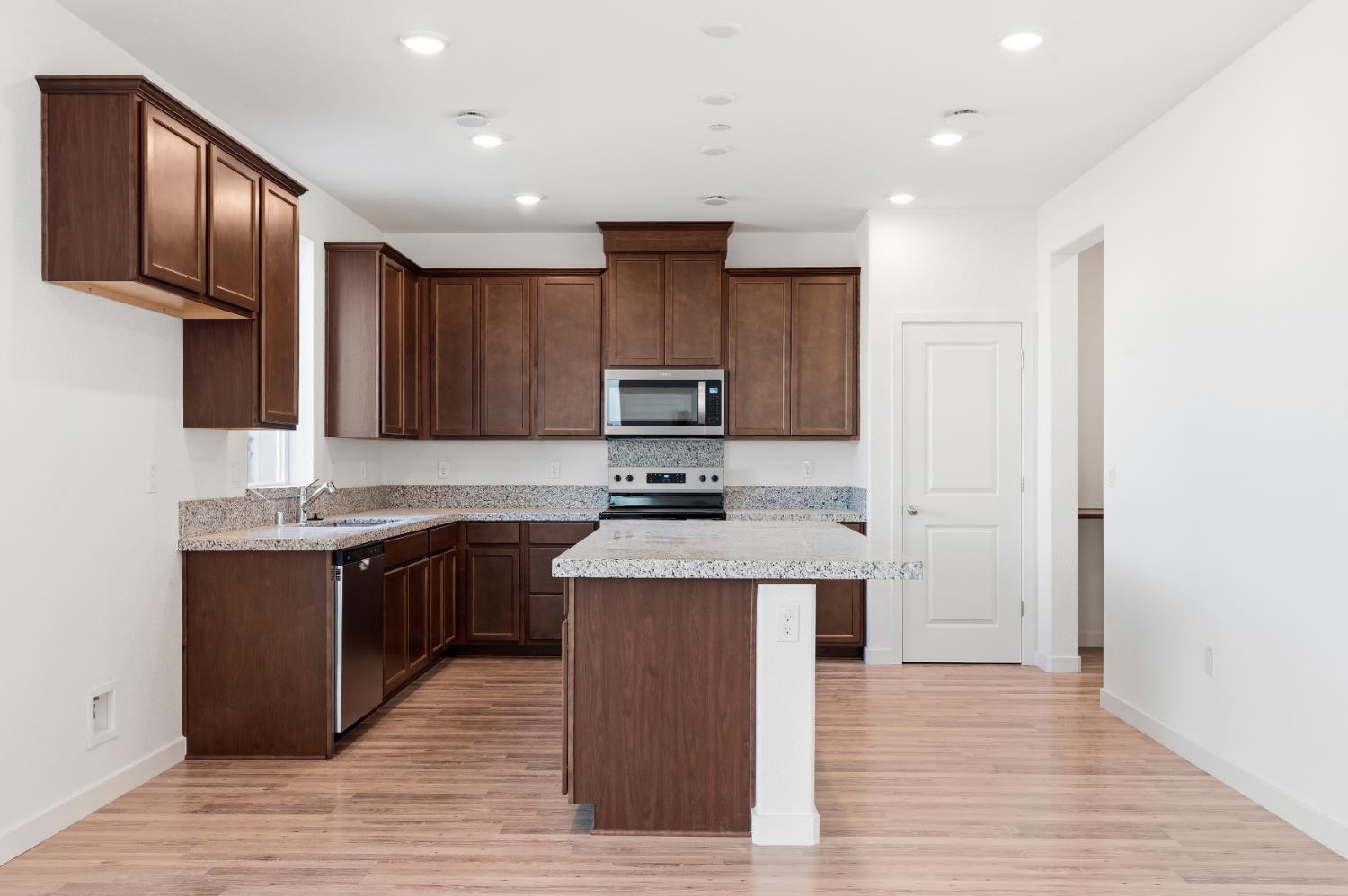 7073 Star Rise Way Roseville, CA 95747 - Photo 6 of 25