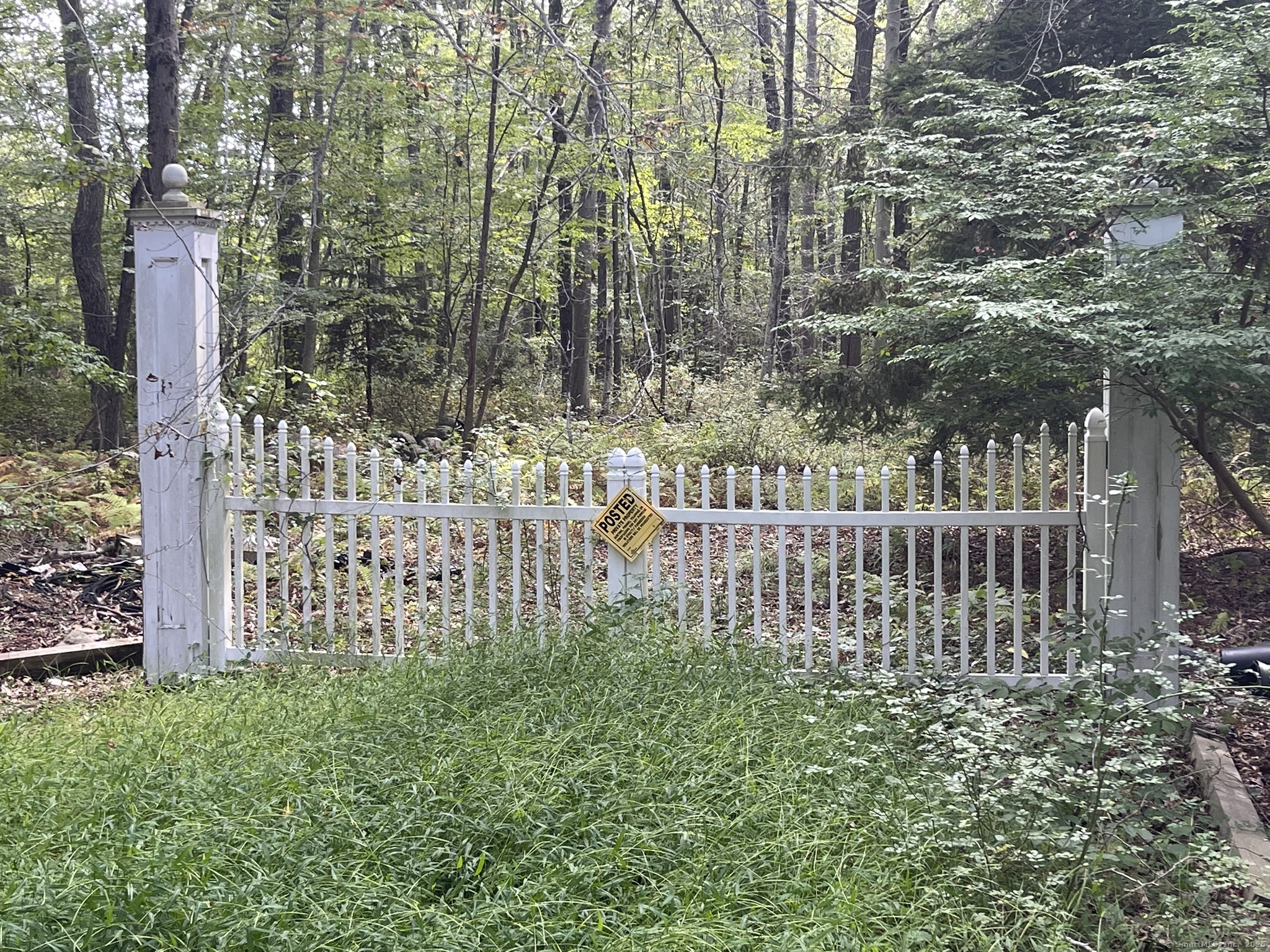 15 Short Hills Road Old Lyme, CT 06371 - Photo 5 of 31 a view of outdoor space with garden