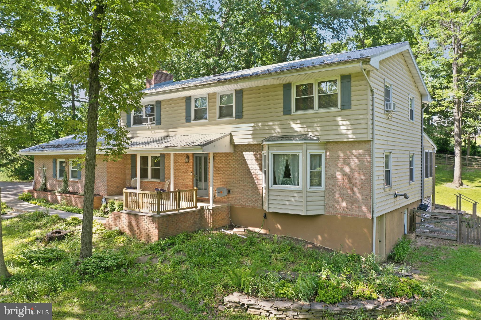 1084 Ridge Road South Martinsburg, WV 25403 - Photo 4 of 56