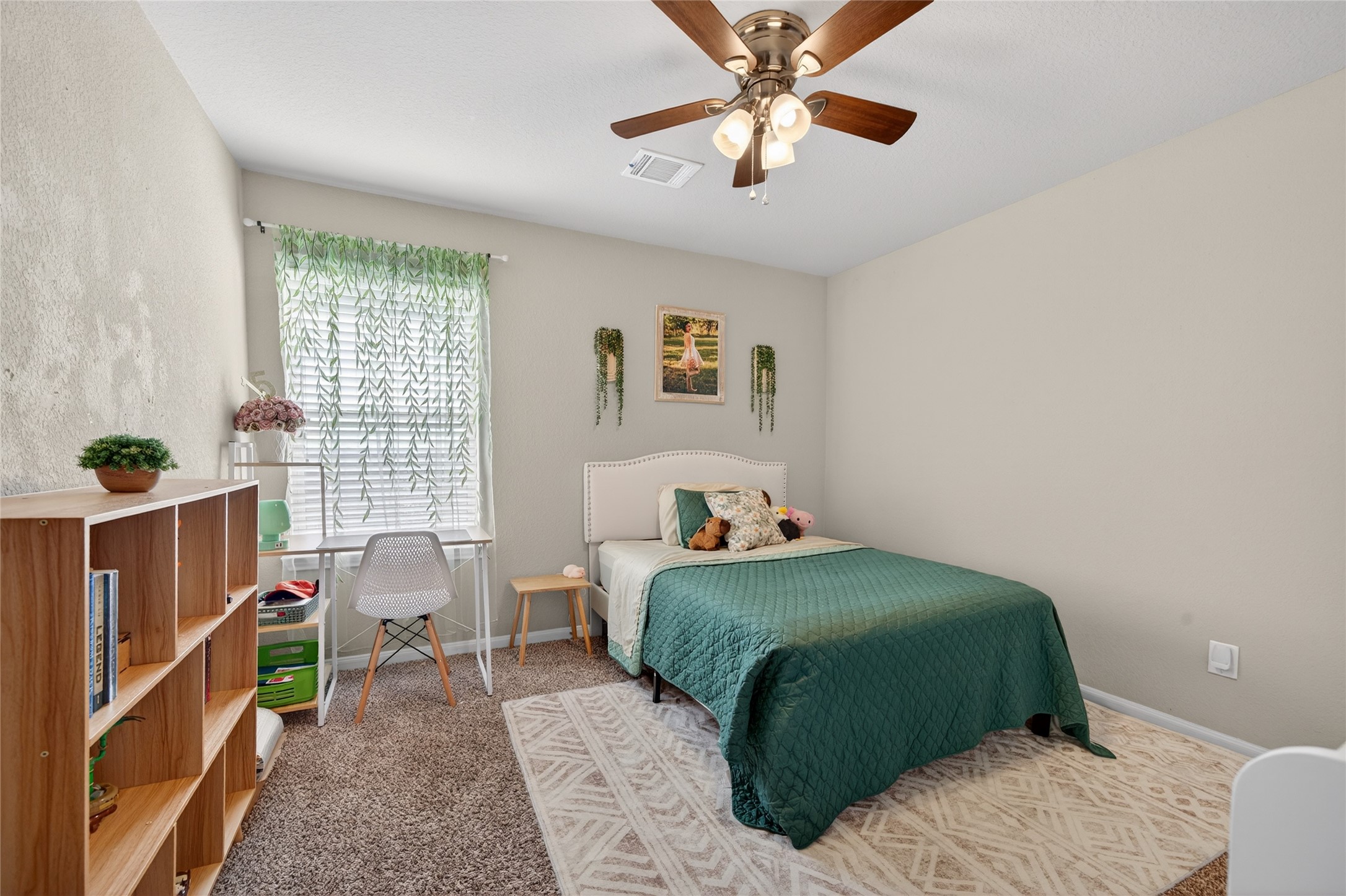 361 Lake Line Drive Alvin, TX 77511 - Photo 19 of 36 A charming and cozy secondary bedroom