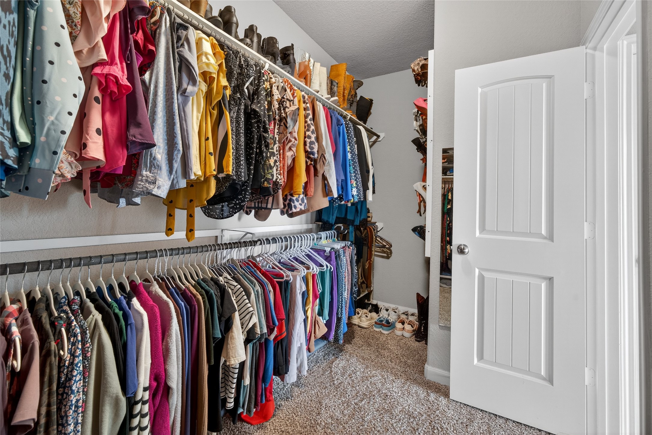361 Lake Line Drive Alvin, TX 77511 - Photo 26 of 36 Primary Closet
