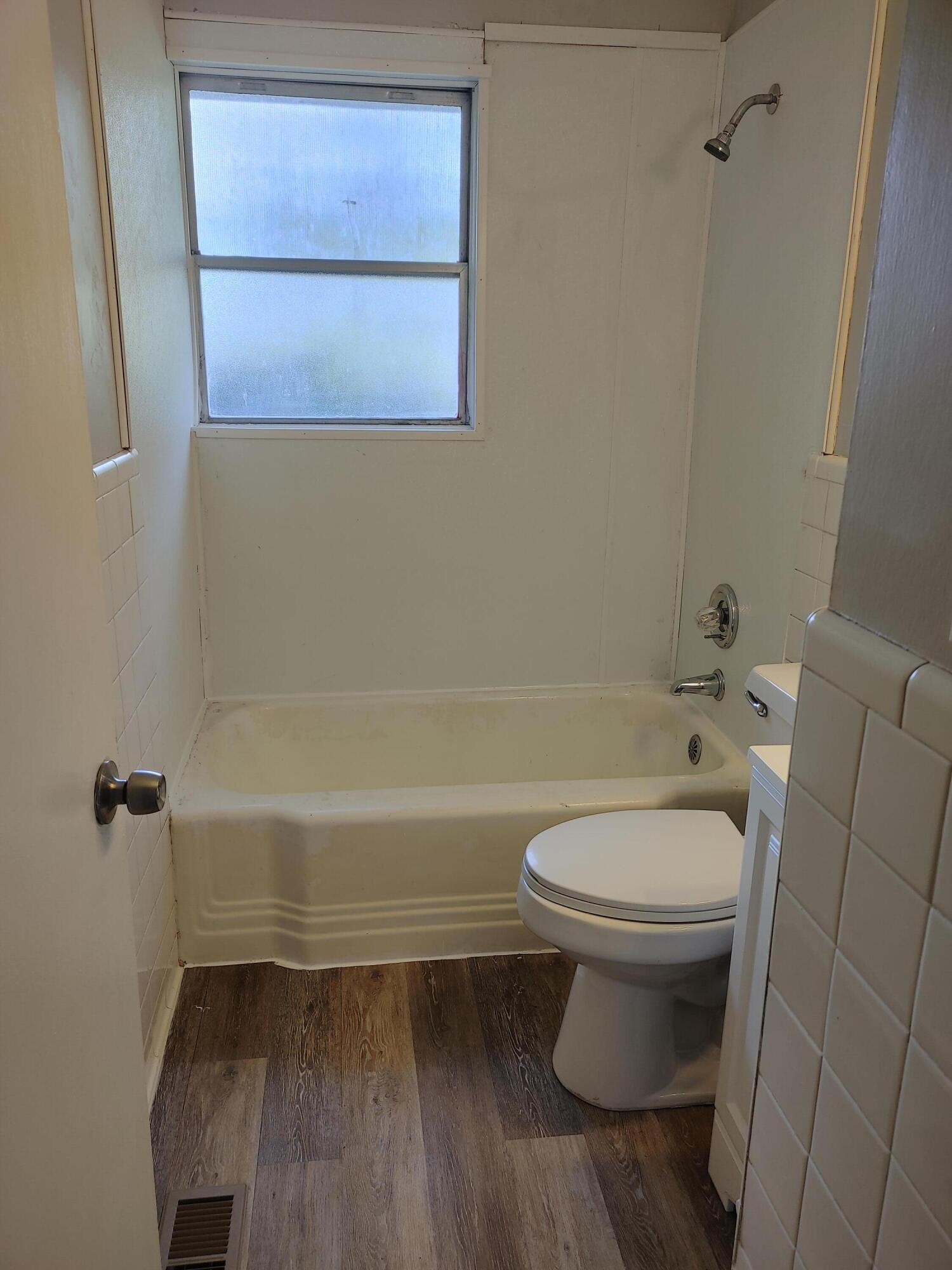 122 Pembroke Road Oak Ridge, TN 37830 - Photo 12 of 15 0816211125_HDR (1)