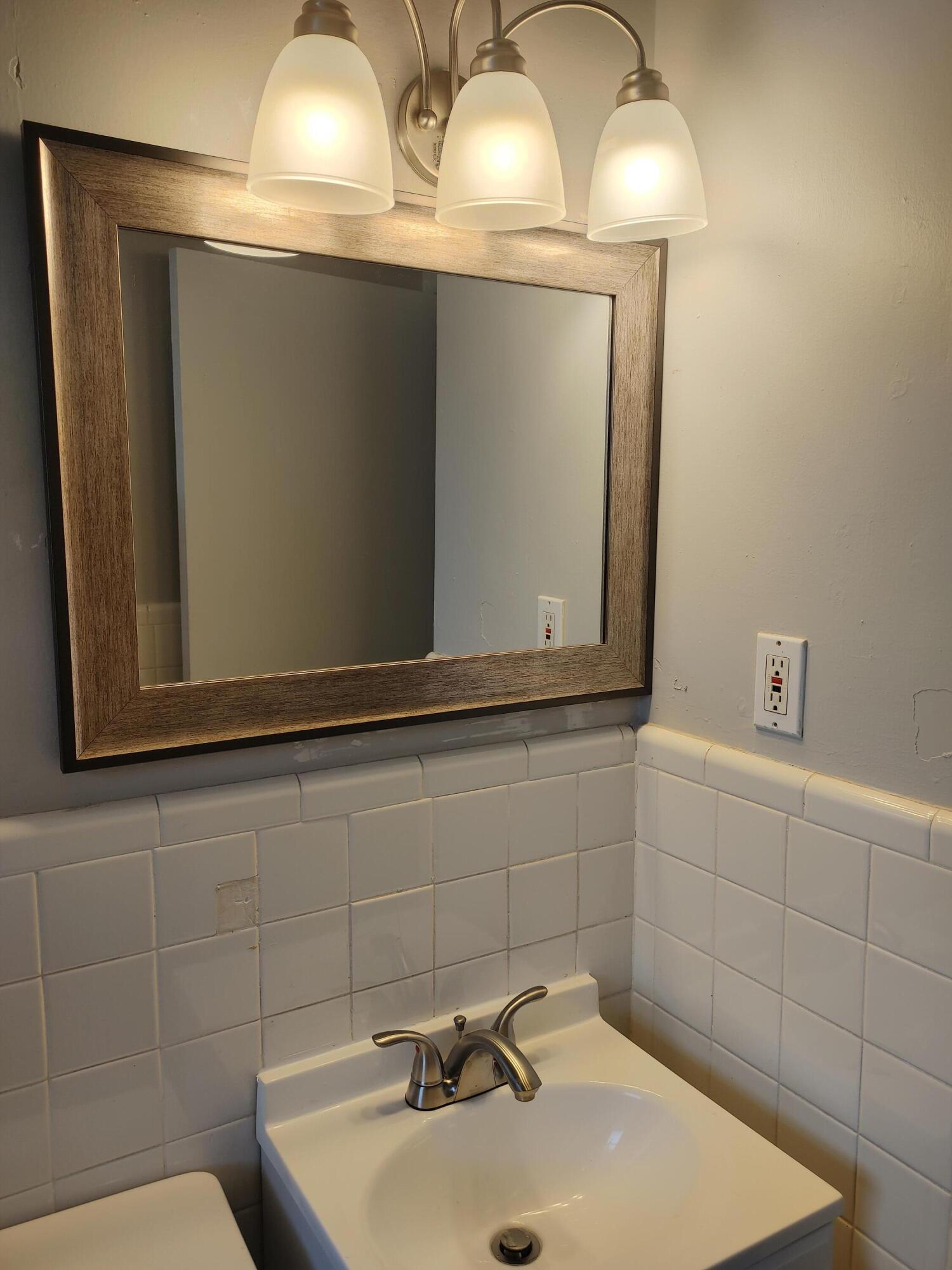 122 Pembroke Road Oak Ridge, TN 37830 - Photo 13 of 15 0816211123_HDR (1)