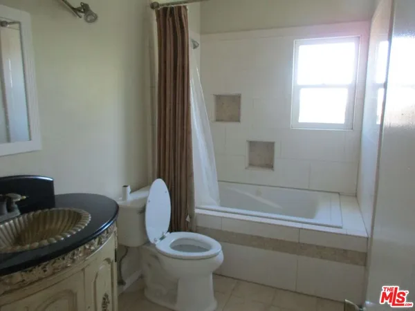 $5,200 | 5108 Valley Ridge Avenue, Los Angeles, CA 90043