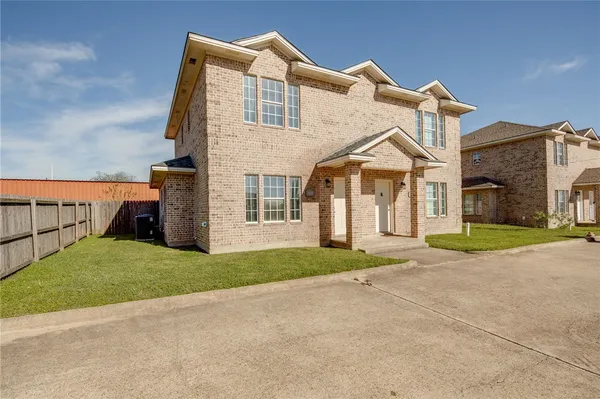 $1,550 | 1503 Hollow Hill Drive, Unit A, Bryan, TX 77802