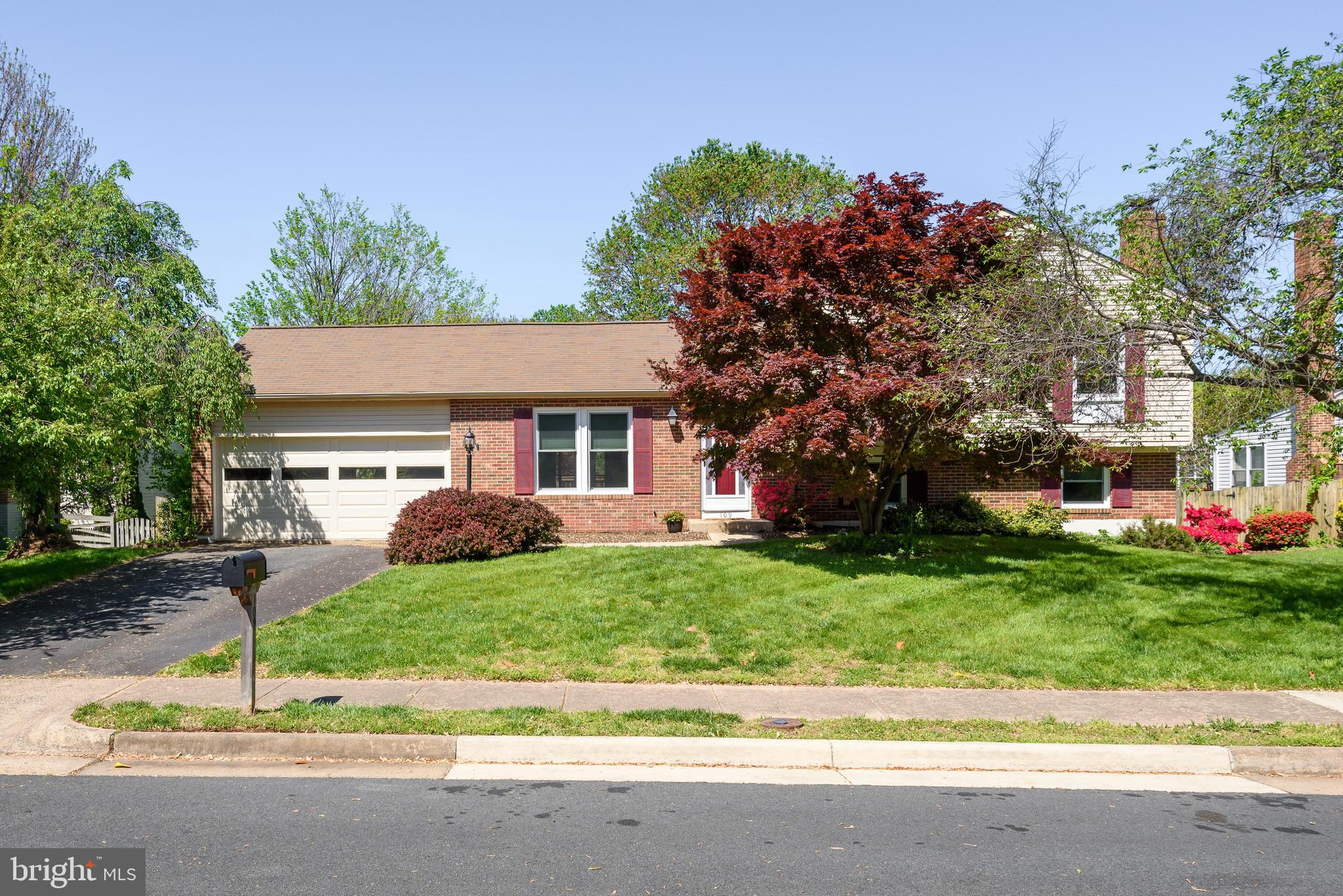 109 Rector Street Sterling, VA 20164 - Photo 1 of 34 Gallery Image 1