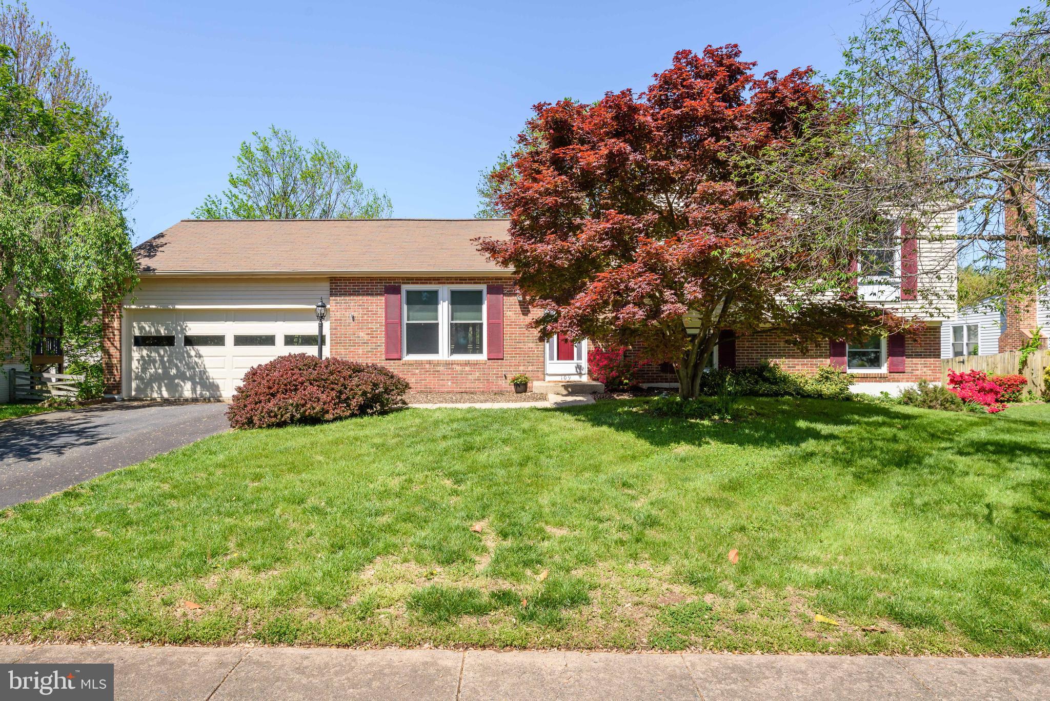109 Rector Street Sterling, VA 20164 - Photo 2 of 34 Gallery Image 2
