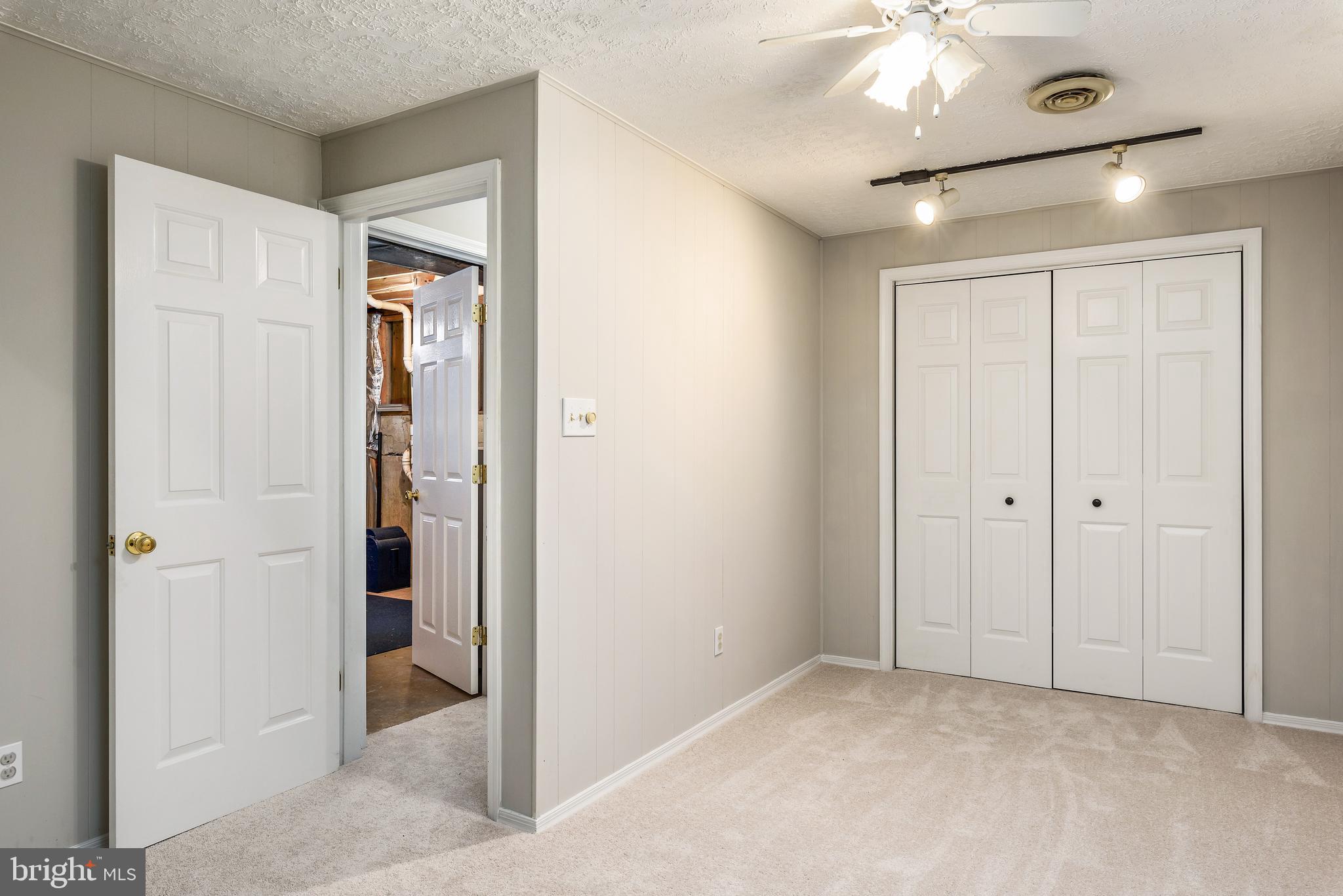 109 Rector Street Sterling, VA 20164 - Photo 29 of 34 Gallery Image 29