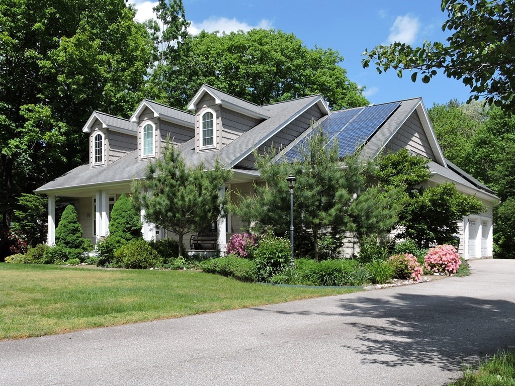 4 Wamsutta Ridge Road Charlton, MA 01507 - Photo 1 of 31 Gallery Image 1