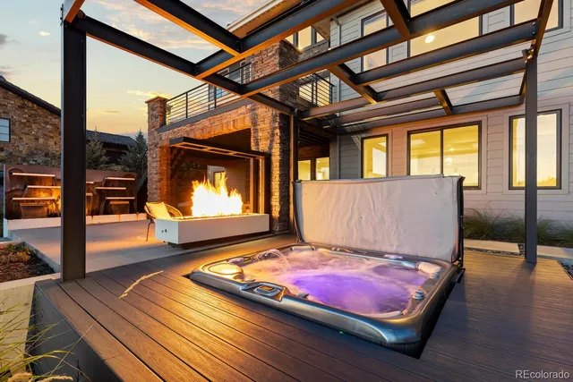 a view of a living room and a fireplace