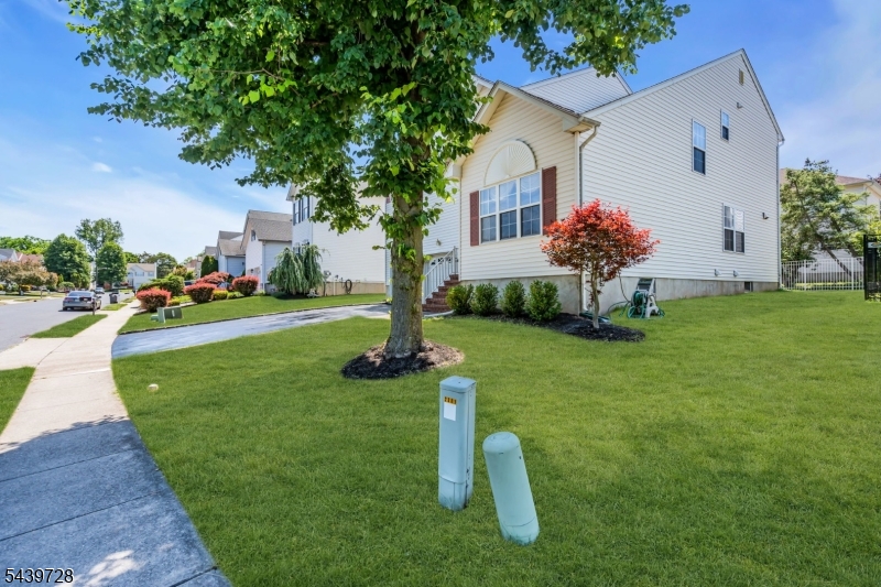 17 O Keefe Road Bridgewater, NJ 08807 - Photo 3 of 49
