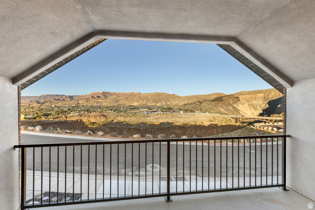 1023 North Falcon Rdg View Hurricane, UT 84737 - Photo 3 of 28