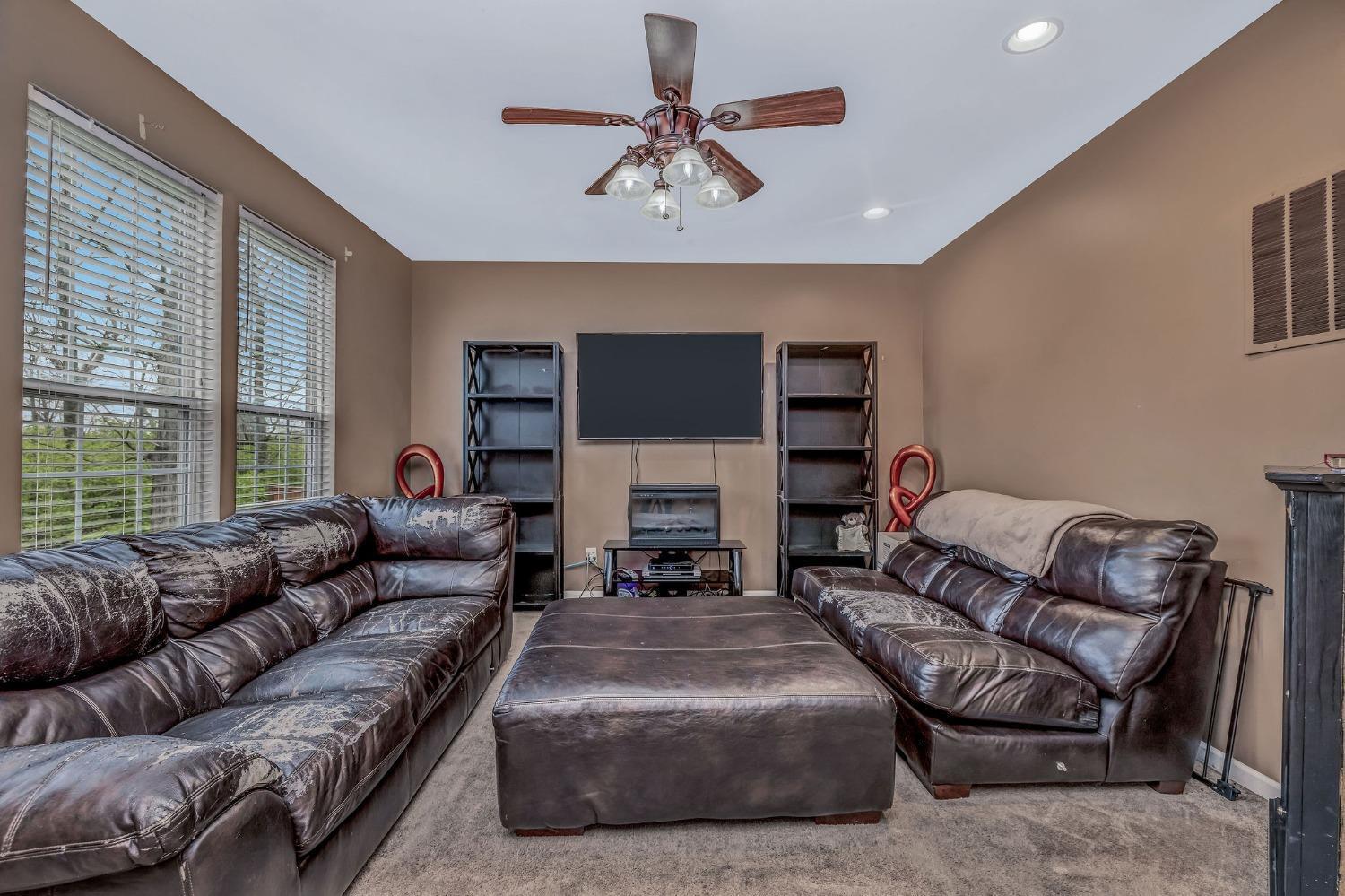 8218 Lawrence Road West Chester, OH 45069 - Photo 14 of 25