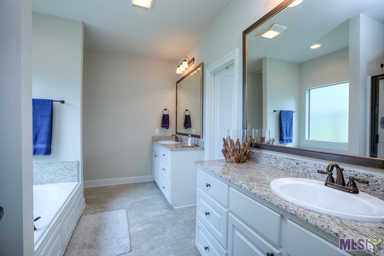 8231 Valencia Court Baton Rouge, LA 70820 - Photo 10 of 18 Ensuite Bathroom!