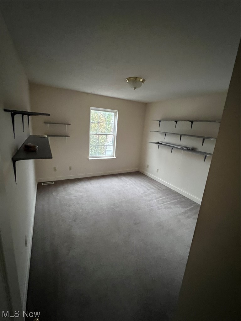 853 Helmsdale Road Cleveland, OH 44112 - Photo 9 of 15
