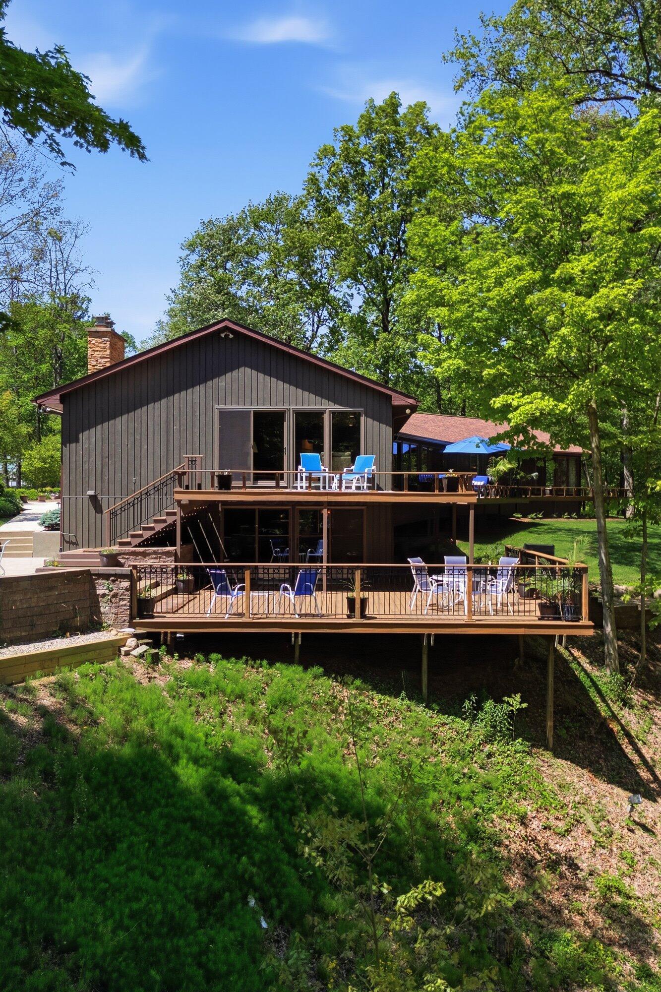 1833 East Hanley Road Mansfield, OH 44903 - Photo 75 of 94 70-aer-house-deck-vertical