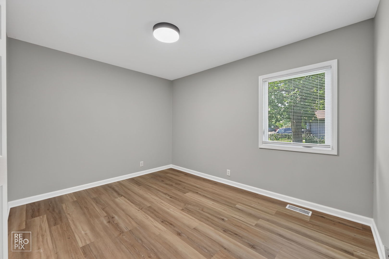 201 Pell Avenue Romeoville, IL 60446 - Photo 17 of 20 Gallery Image 17