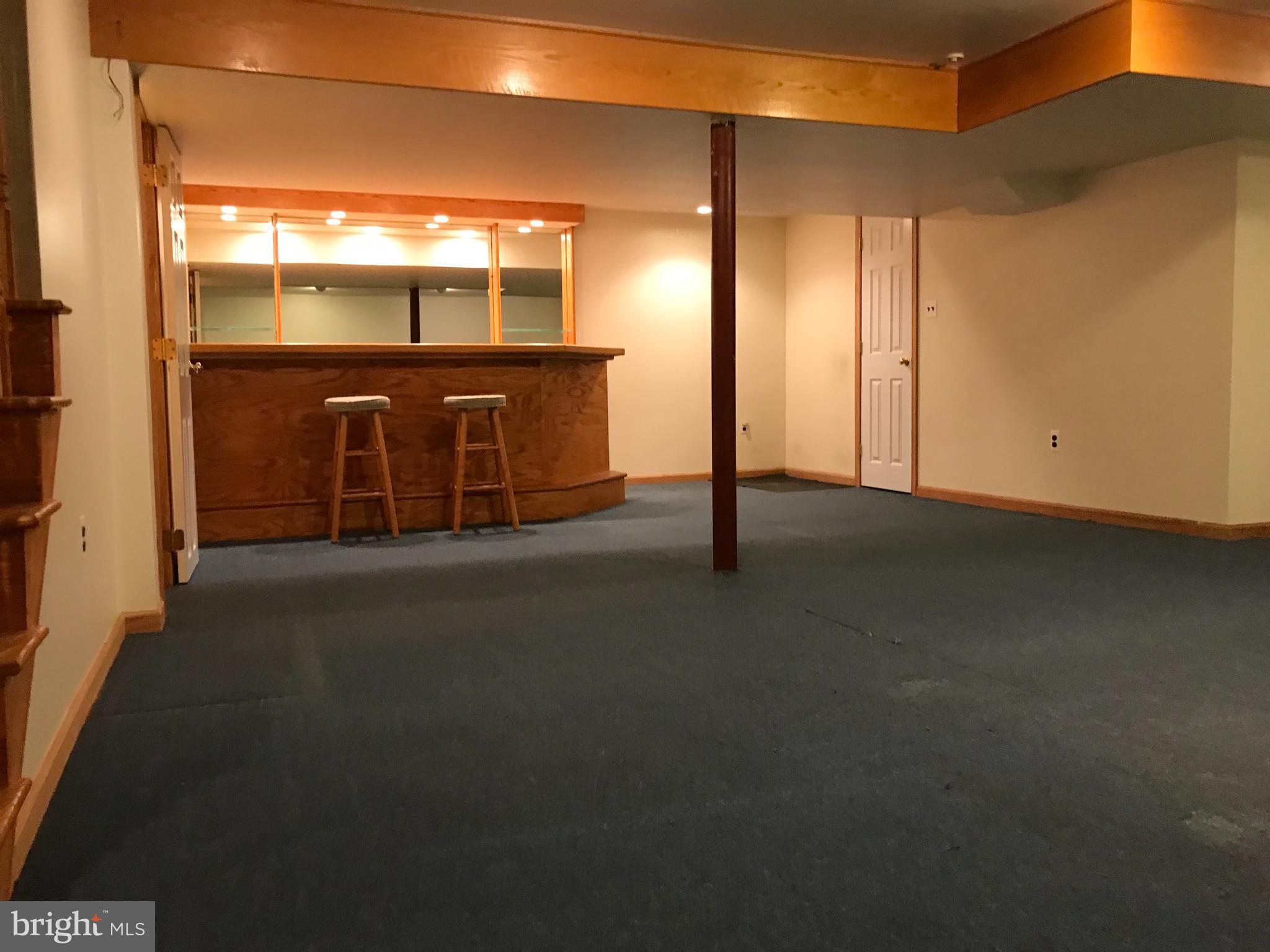 567 Nancy Road Yardley, PA 19067 - Photo 23 of 34 Game room with wet bar