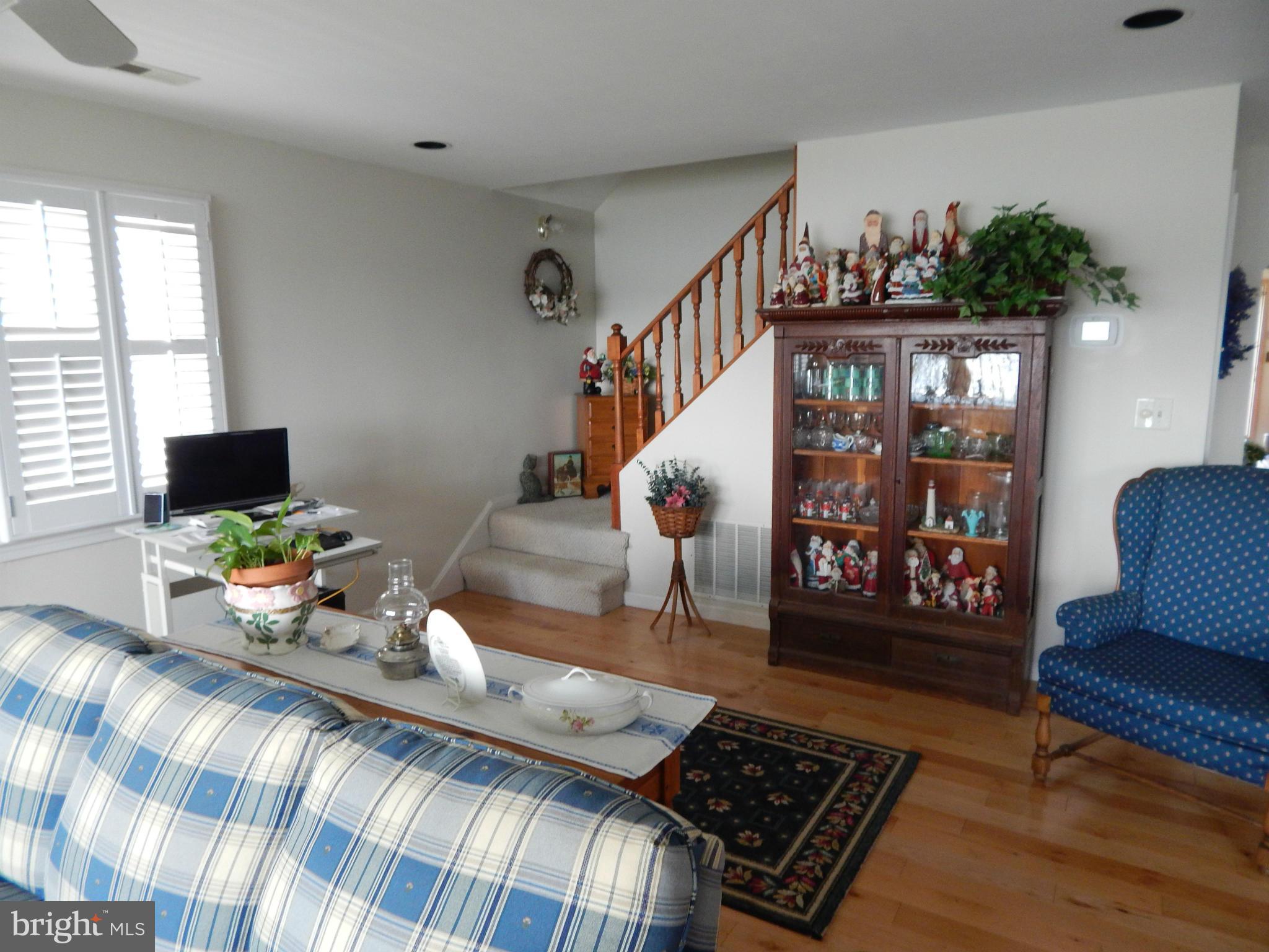 12936 Community Road Baltimore, MD 21220 - Photo 9 of 29 Family Room