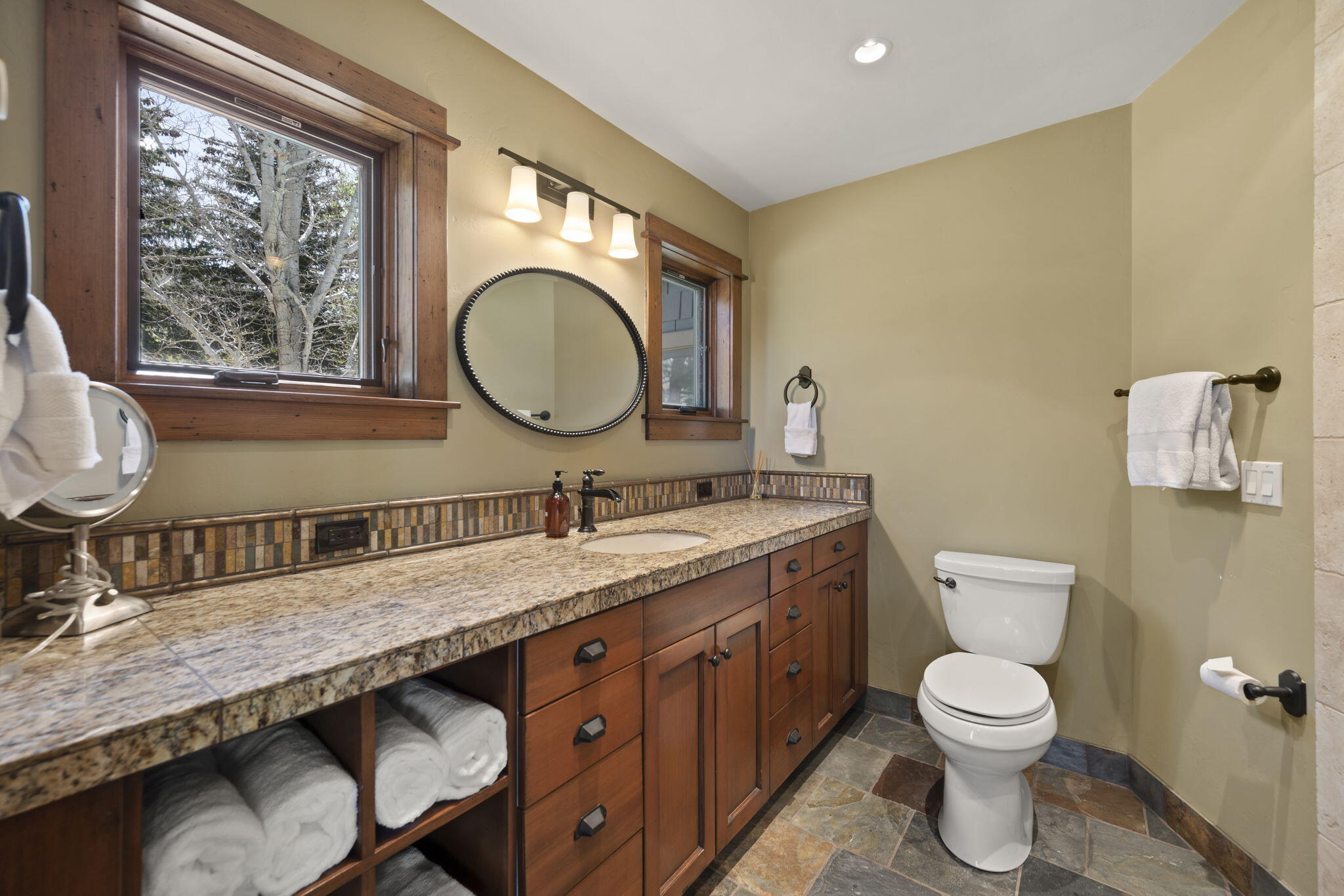 59 Croesus Crk Road Blaine County, ID 83333 - Photo 24 of 44 Primary bathroom