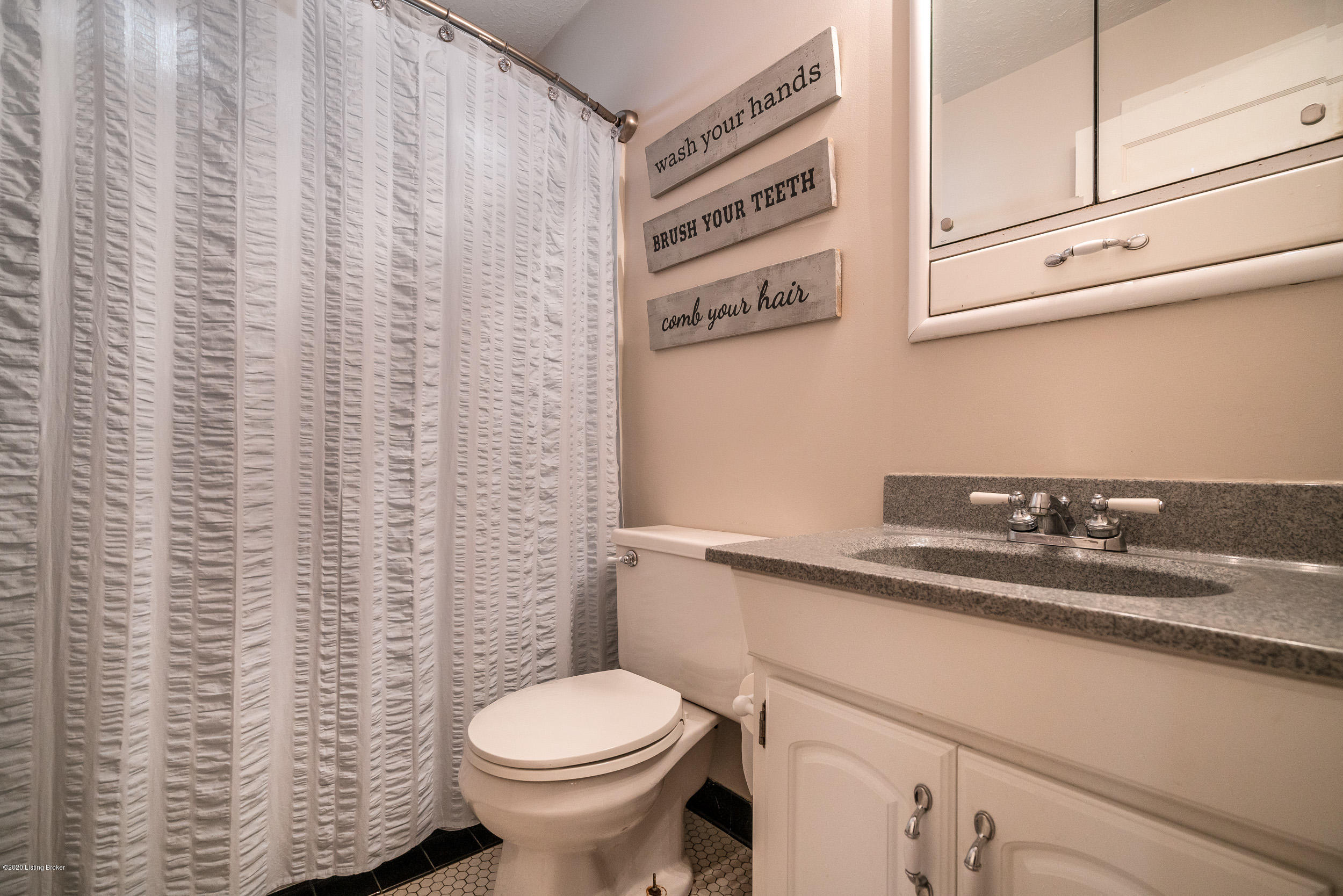 2932 Curran Road Louisville, KY 40205 - Photo 12 of 22 2932 Curran Road-32