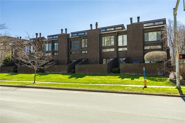 $475,000 | 1599 East Avenue, Rochester, NY 14610