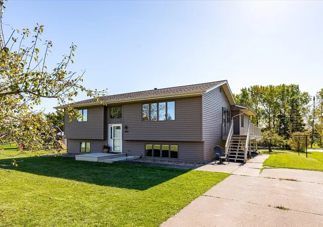 $388,000 | 816 15th Avenue, Two Harbors, MN 55616