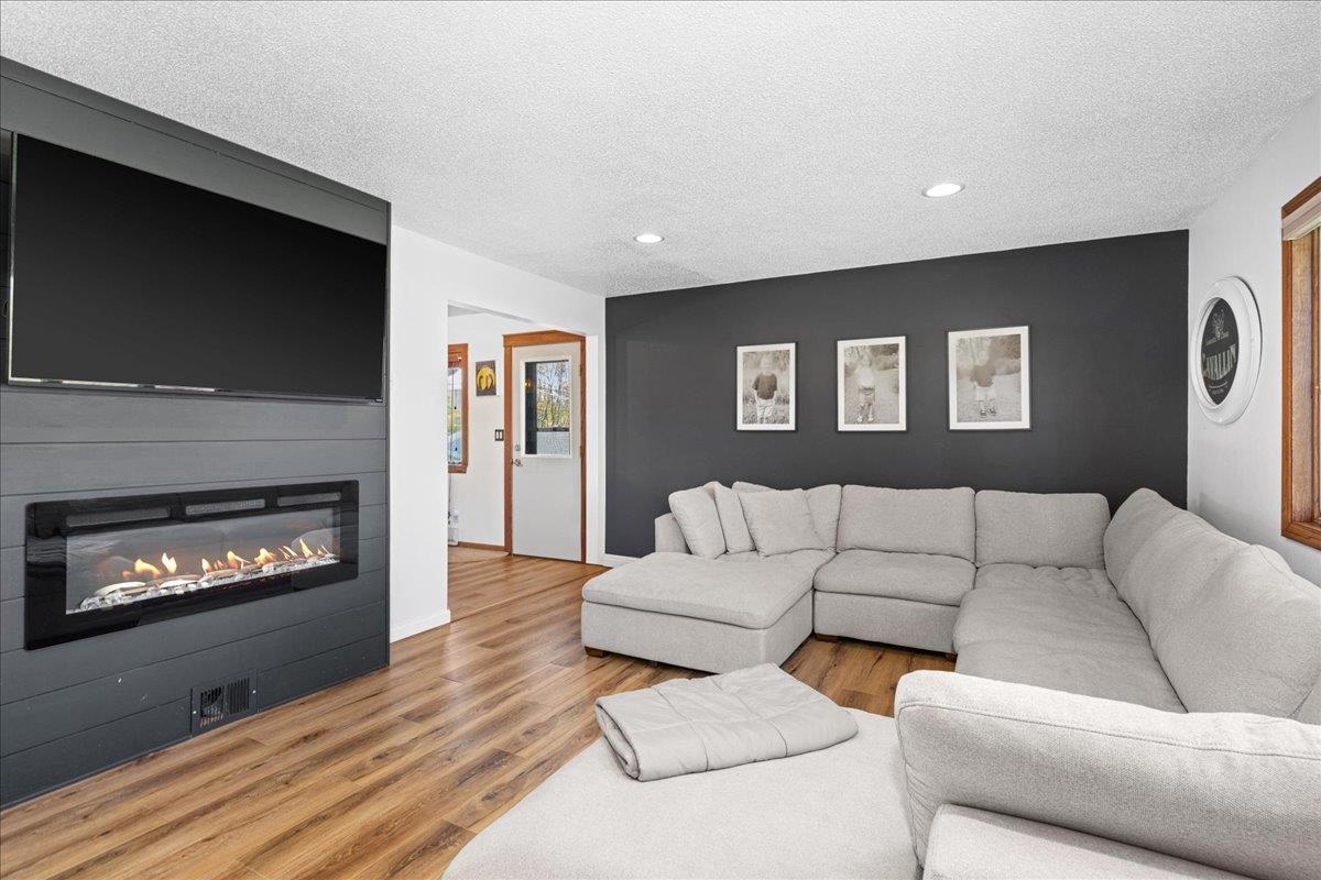 816 15th Avenue Two Harbors, MN 55616 - Photo 12 of 43