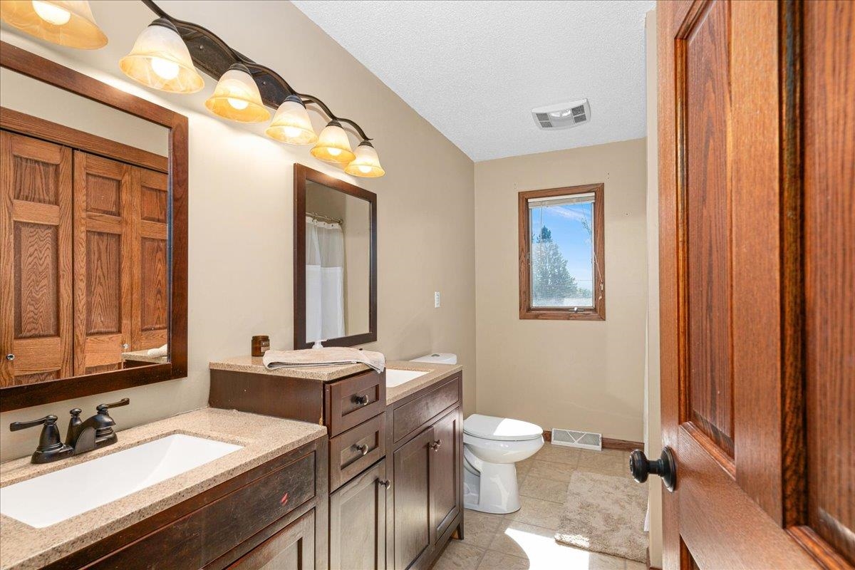 816 15th Avenue Two Harbors, MN 55616 - Photo 13 of 43