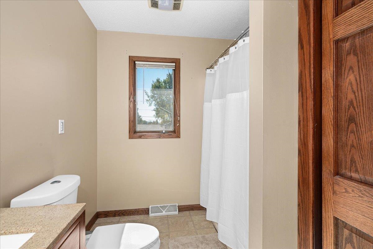 816 15th Avenue Two Harbors, MN 55616 - Photo 14 of 43