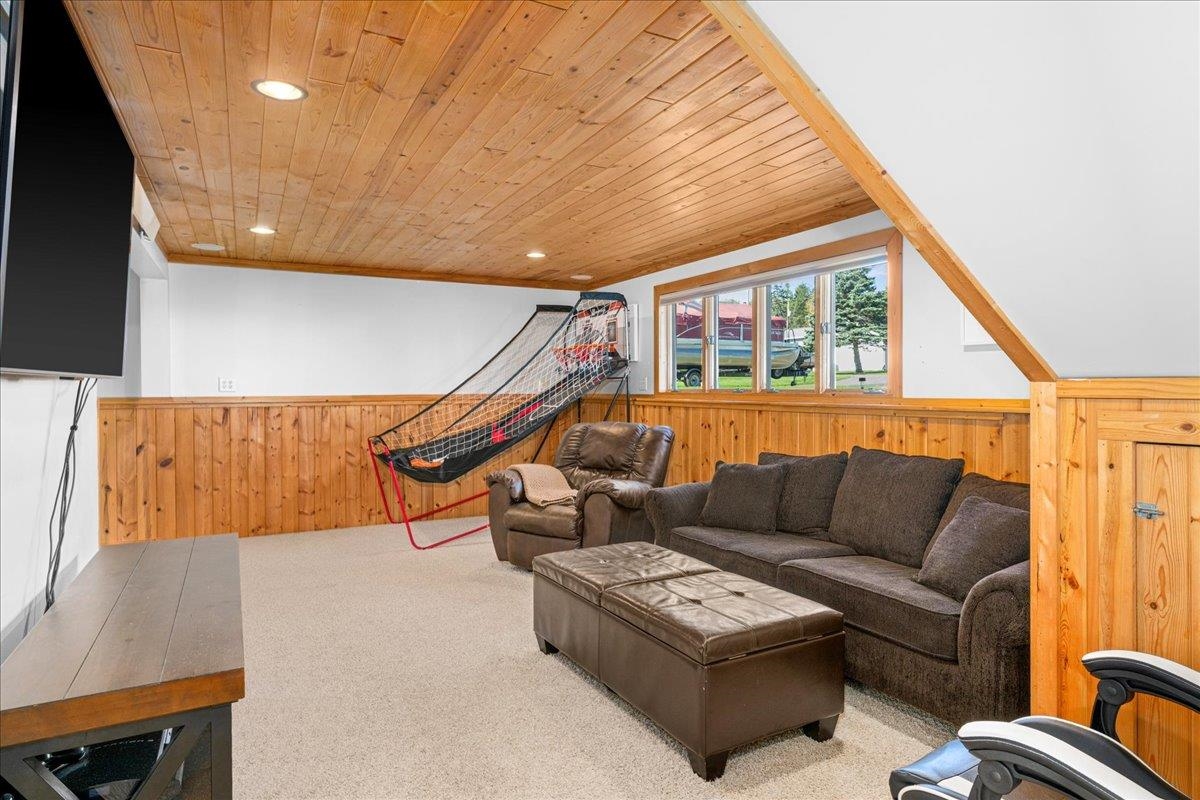 816 15th Avenue Two Harbors, MN 55616 - Photo 24 of 43