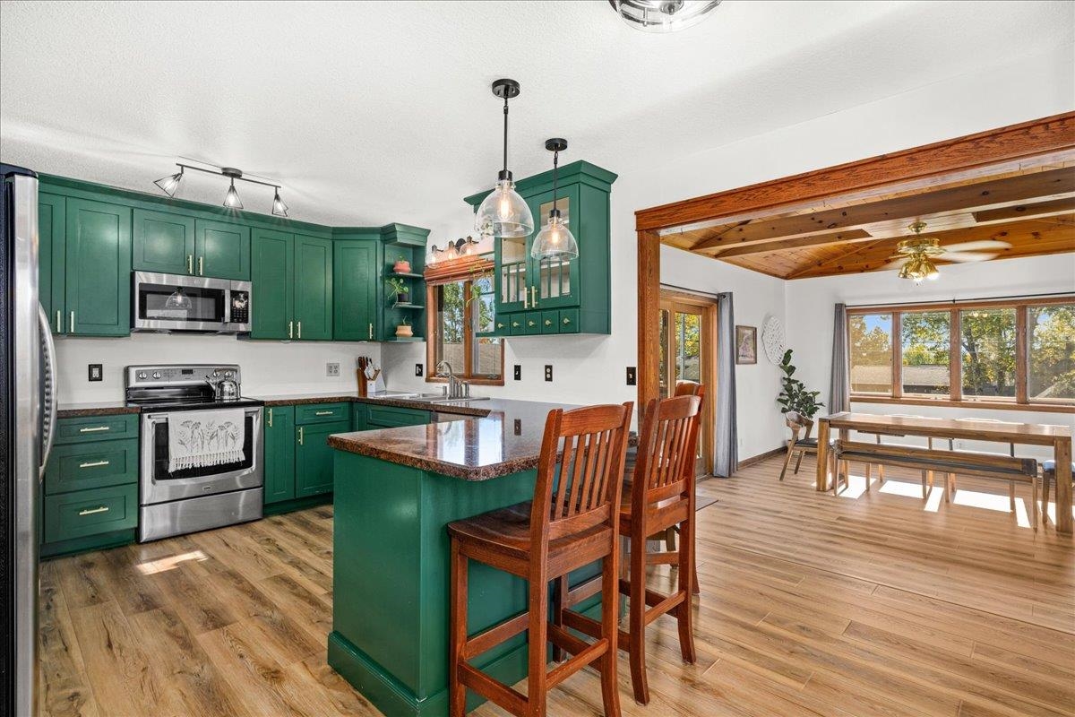 816 15th Avenue Two Harbors, MN 55616 - Photo 4 of 43