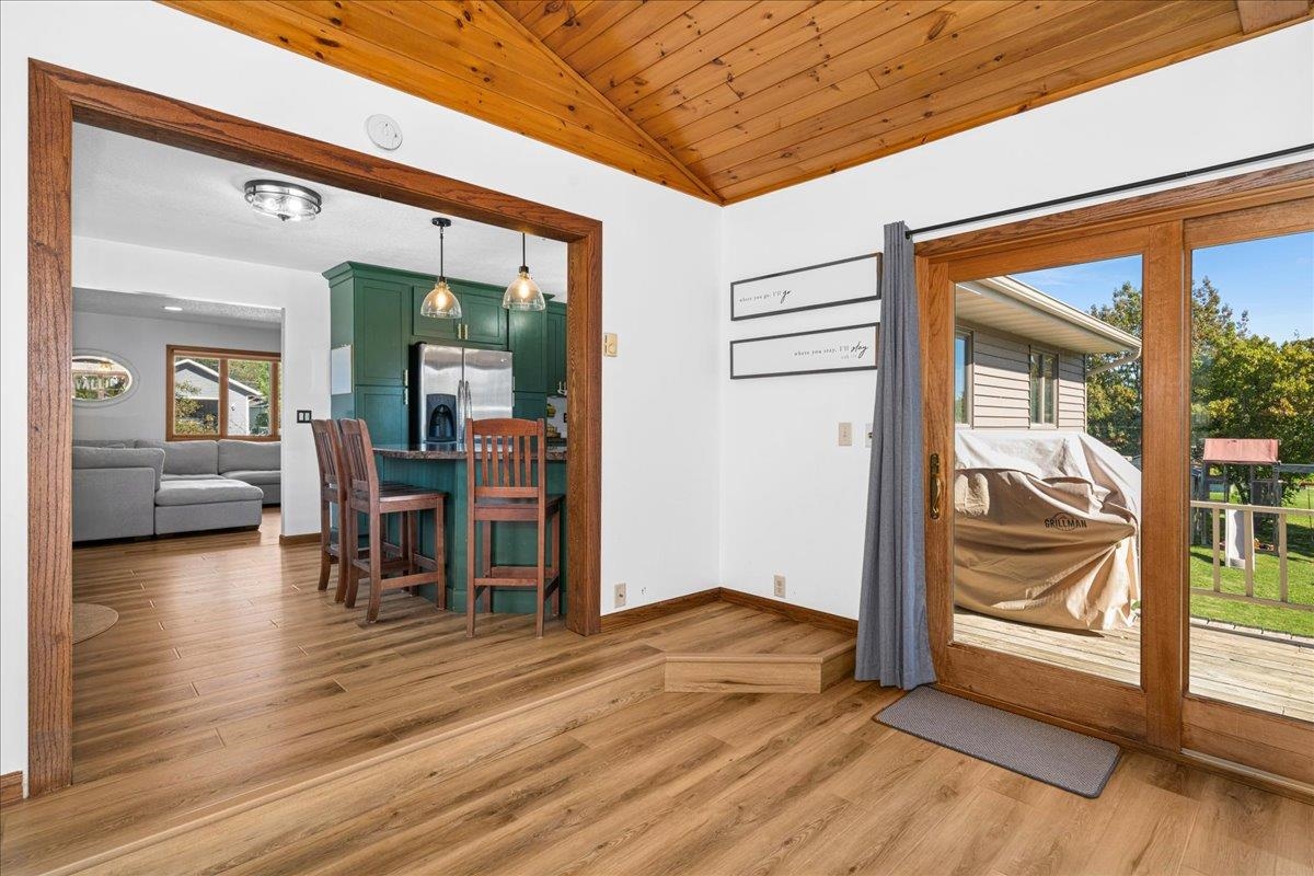 816 15th Avenue Two Harbors, MN 55616 - Photo 9 of 43