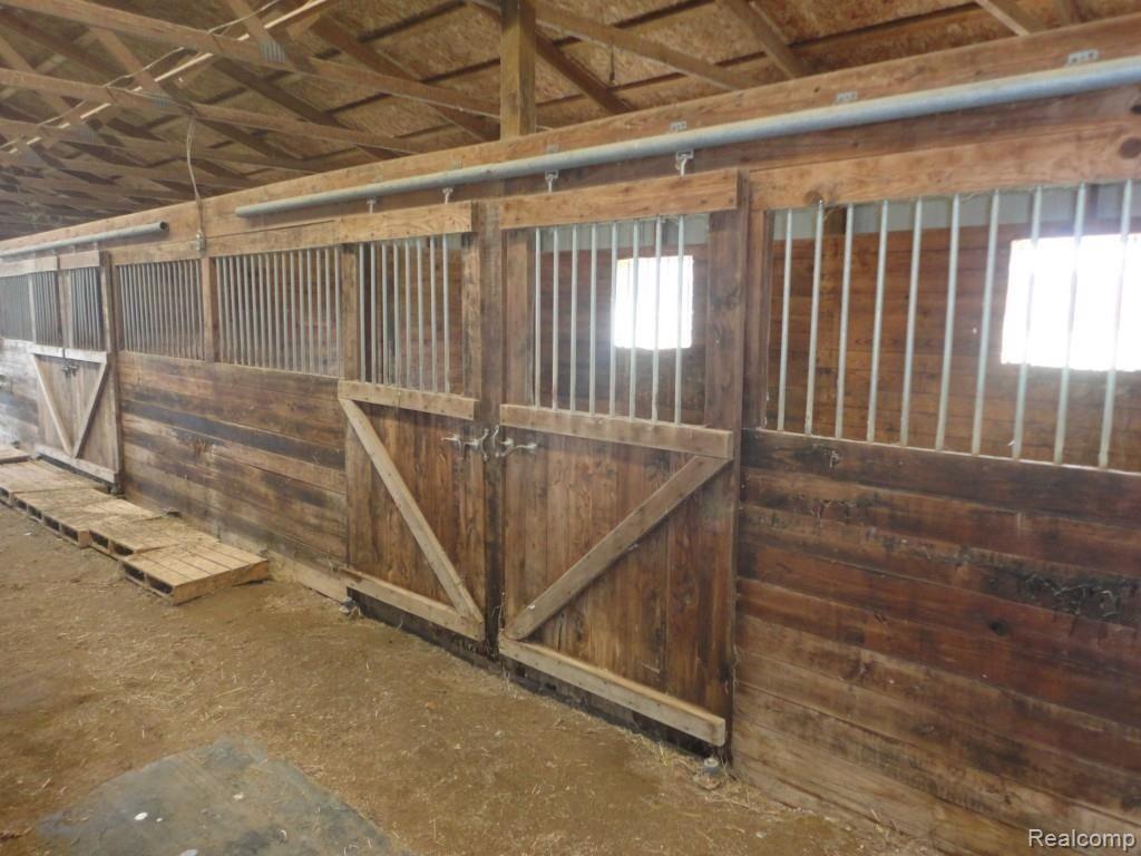 10385 Sharp Road Swartz Creek, MI 48473 - Photo 8 of 29 044.jpg
