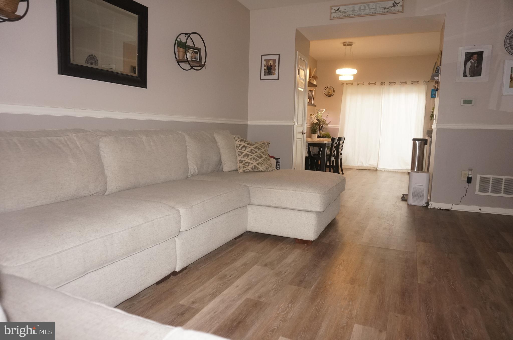 429 Locust Street Lancaster, PA 17602 - Photo 2 of 19