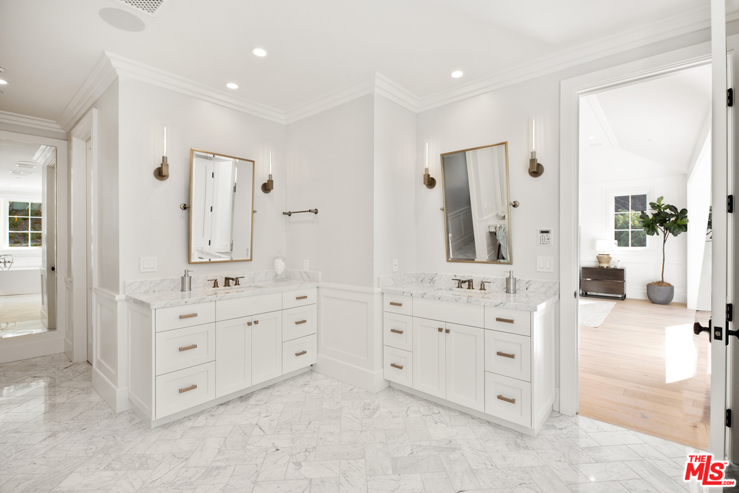 829 Greentree Road Pacific Palisades, CA 90402 - Photo 26 of 50