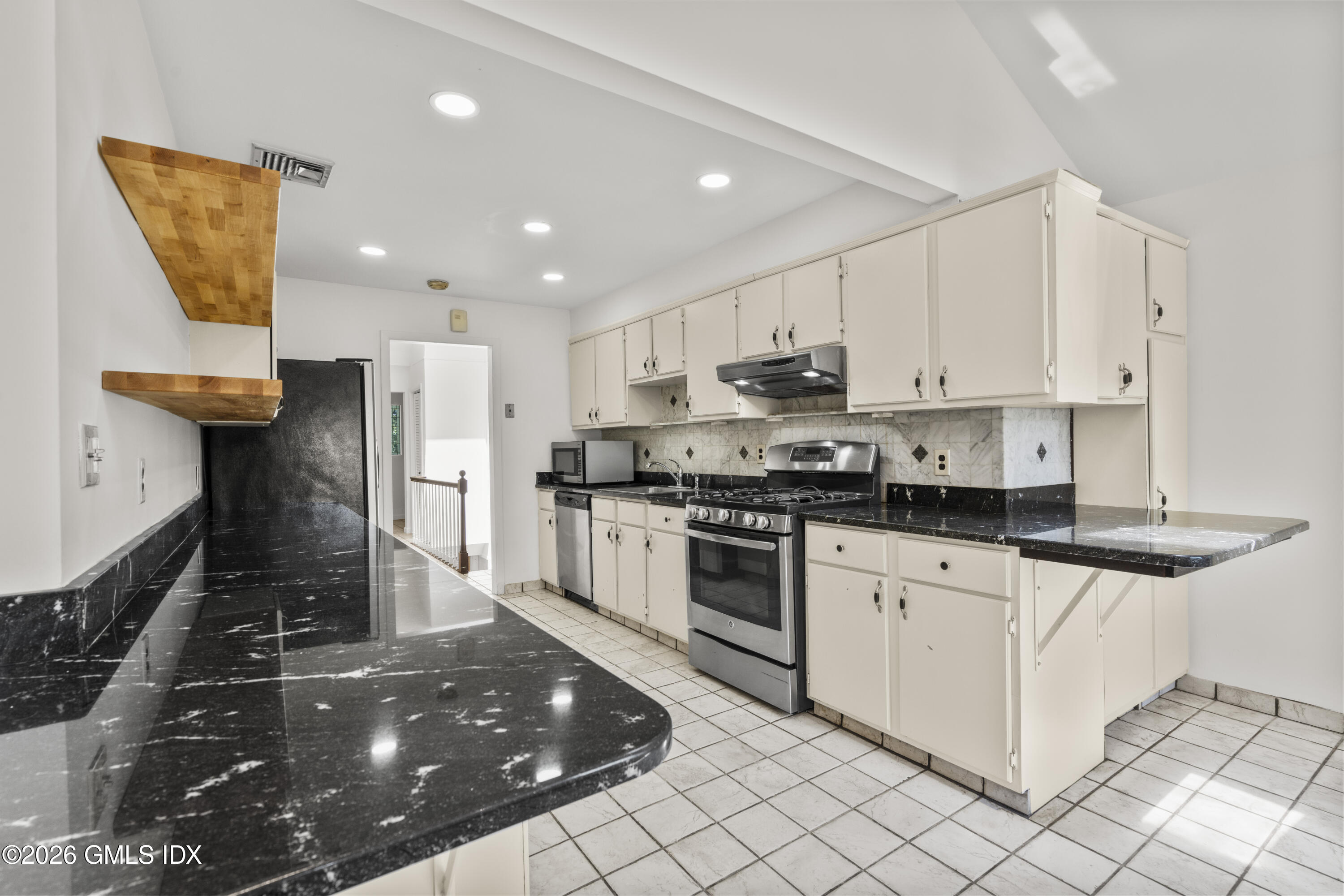 28 Gregory Road Cos Cob, CT 06807 - Photo 5 of 22 Kitchen