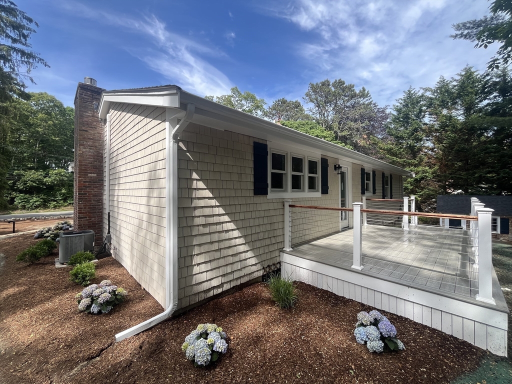 76 Sippewissett Road Falmouth, MA 02540 - Photo 3 of 17