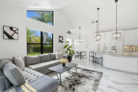 $18,000 | 10720 Ave Of The PGA, Palm Beach Gardens, FL 33418