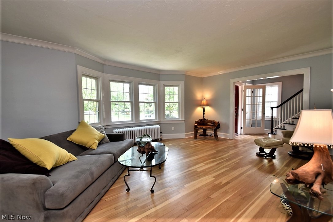 3347 Braemar Road Cleveland, OH 44120 - Photo 6 of 28 Living room also features a bow window.