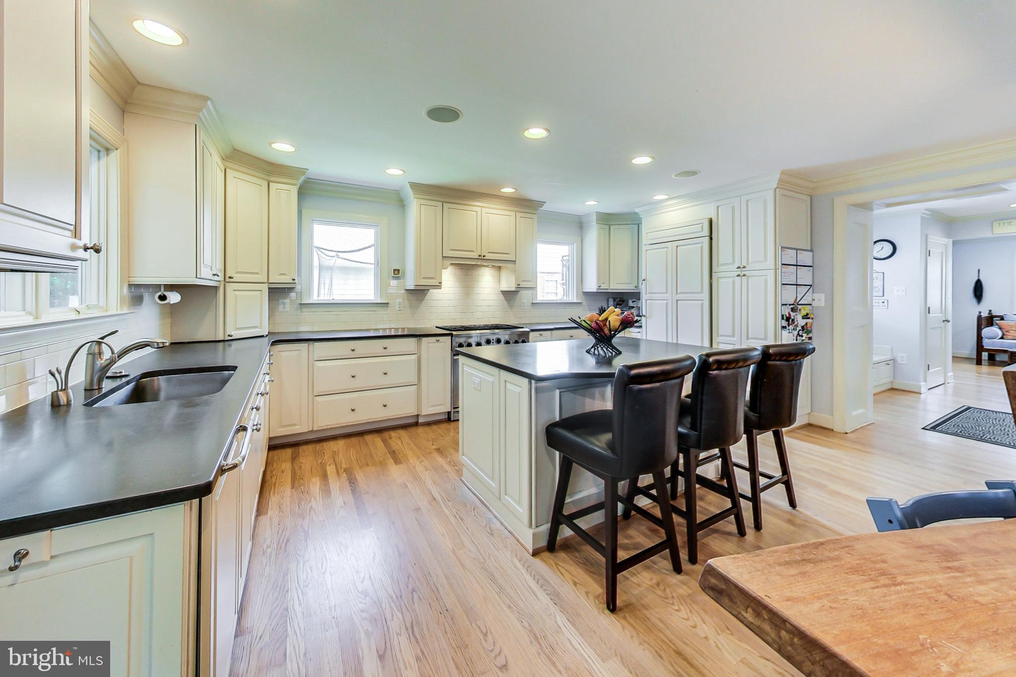 4403 Edgefield Road Kensington, MD 20895 - Photo 9 of 59