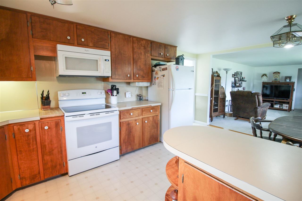 12371 Lake Road Montrose, MI 48457 - Photo 11 of 31 50050203-10.JPG