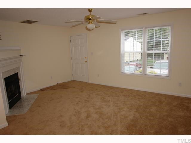 2242 Violet Court Raleigh, NC 27610 - Photo 5 of 10 Gallery Image 5